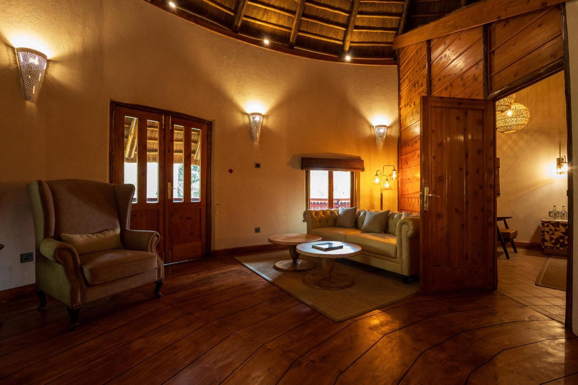 Speke Resort And Conference Center Kampala Exterior foto
